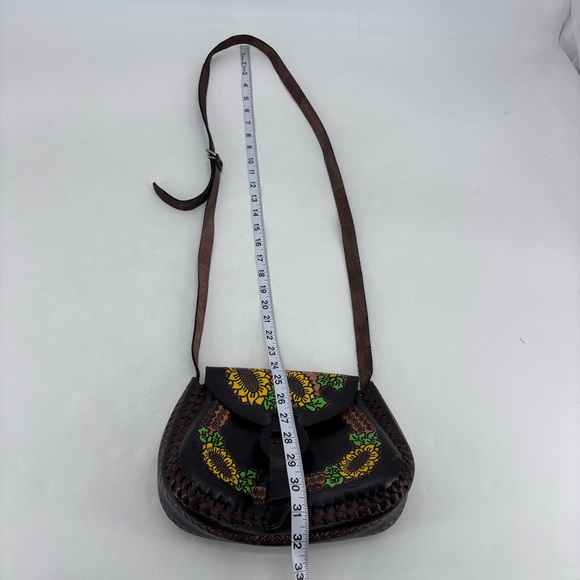 Vintage 70’s Boho Sunflower Artisan Cottagecore Tooled Leather Crossbody Bag - Picture 14 of 15